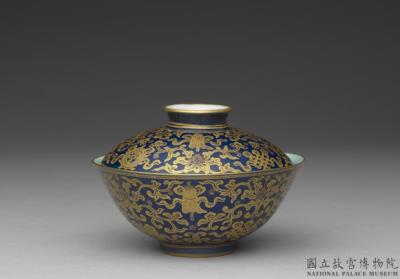 图片[3]-Lidded bowl with gold tracing on cobalt blue glaze, Qing dynasty, Qianlong reign (1736-1795)-China Archive